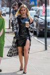 Hilary Duff con un vestido negro en Nueva York