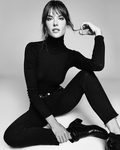 Alessandra Ambrosio con unos jeans negros de la nueva colección primavera/verano 2017 de Re/Done