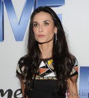 Los pendientes largos de Demi Moore