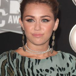 Los pendientes largos de Miley Cyrus