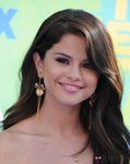Los pendientes largos de Selena Gomez