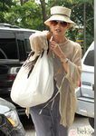 Catherine Zeta Jones con maxibolso