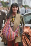 Geraldine Chaplin con maxibolso