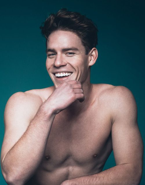 Tyler Clinton posando para el lookbook de la agencia de modelos IMG
