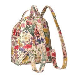 Mochila de flores de Steve Madden primavera/verano 2017