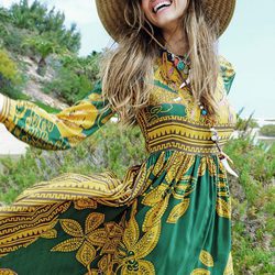 Ariadne Artiles con un vestido estampado de Guts&Love primavera/verano 2017