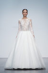 Vestido de novia con volumen de Hannibal Laguna en la Madrid Bridal Week 2017