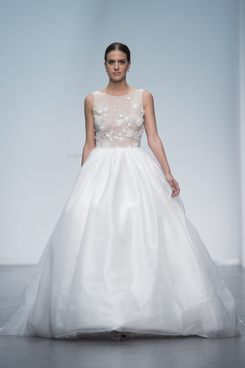 Vestido romántico de Hannibal Laguna en la Madrid Bridal Week 2017
