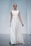 Vestido de novia sencillo de Hannibal Laguna en la Madrid Bridal Week 2017