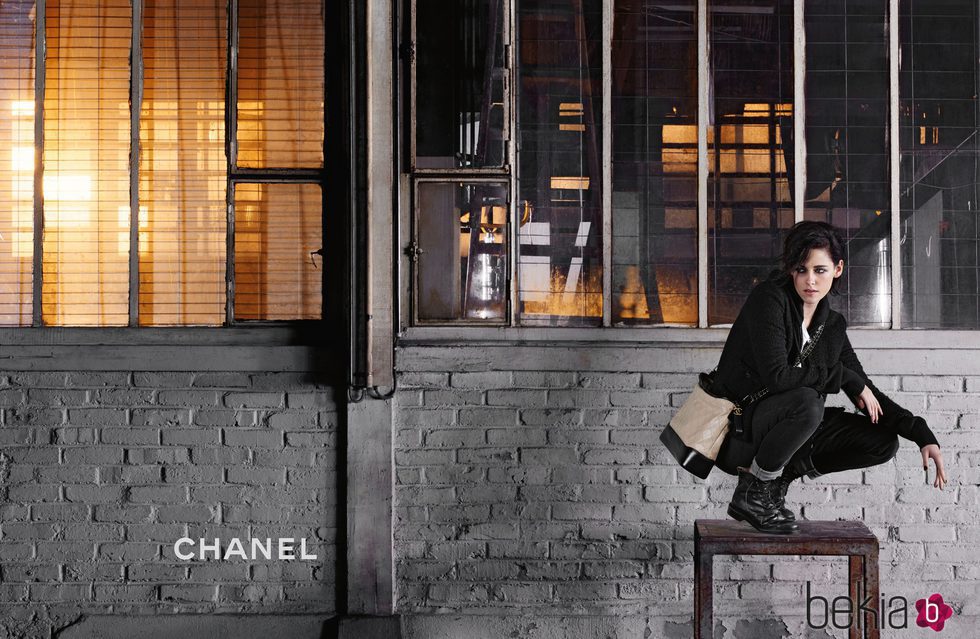 Kristen Stewart como imagen del nuevo bolso 'Gabrielle' de Chanel