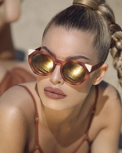 Jessica Goicoechea con las gafas de sol de su colección primavera/verano 2017 para Tiwi
