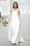 Vestido de novia sencillo de Juanjo Oliva sobre la Madrid Bridal Week 2017