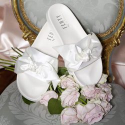 Sandalias 'Bow Slide' de la colección 'Fenty Puma by Rihanna' primavera/verano 2017