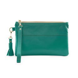 Bolso verde agua 'Twist' de la firma solidaria Miemana
