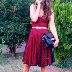 Paula Echevarría con un vestido rojo de María Escoté