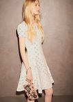 Vestido de vuelo blanco de la primavera/verano 2017 de Coach & Rodarte