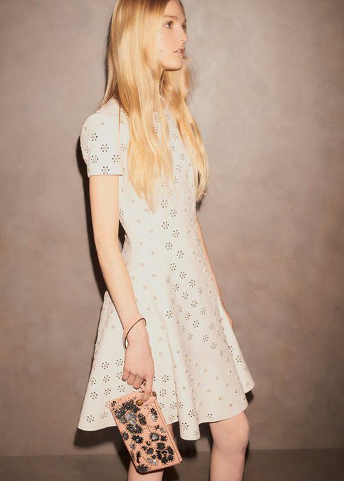 Vestido de vuelo blanco de la primavera/verano 2017 de Coach & Rodarte