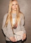 Bolso blanco estilo bandolera de la primavera/verano 2017 de Coach & Rodarte
