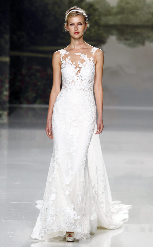 Vestido de novia de encaje de St. Patrick colección 2018 en la Barcelona Bridal Week