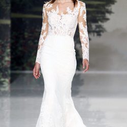 Vestido de novia con cuerpo de encaje de St. Patrick colección 2018 en la Barcelona Bridal Week