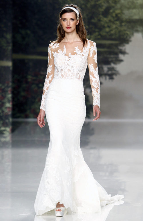 Vestido de novia con cuerpo de encaje de St. Patrick colección 2018 en la Barcelona Bridal Week