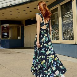 Vestido de flores de la colección 'Festival Fever' de Bershka primavera/verano 2017