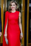 La Reina Letizia con un vestido Stella McCartney rojo