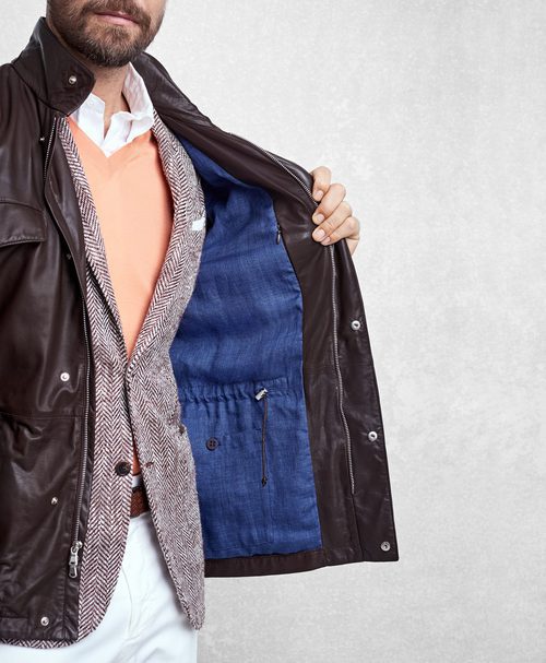 Cazadora y complementos de la colección Golden Fleece primvarea/verano 2017 para la marca Brooks Brothers