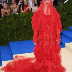 Katy Perry con un vestido de Maison Margiela en la Gala del MET 2017
