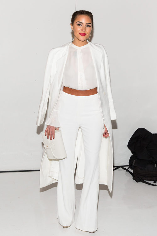 Olivia Culpo con un total white en un evento de la firma Aquazzura en 2016