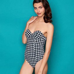 Bañador de cuadros blanco y negro de la colección retro de Etam temporada verano 2017 