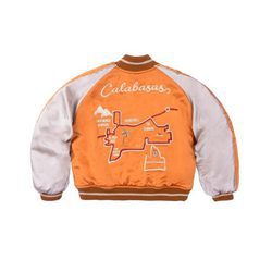 Chaqueta bomber de la primera colección de The Kids Supply, la firma de Kim Kardashian y Kanye West