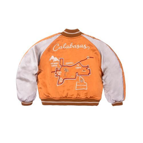 Chaqueta bomber de la primera colección de The Kids Supply, la firma de Kim Kardashian y Kanye West