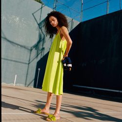 Vestido flúor de la colección primavera/verano 2017 de Zara TRF