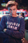 Lucky Blue Smith en la nueva colección de Tommy Hilfiger 2017