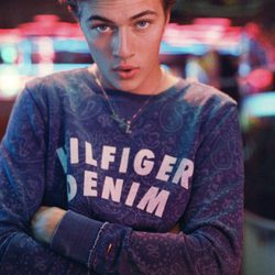 Lucky Blue Smith en la nueva colección de Tommy Hilfiger 2017