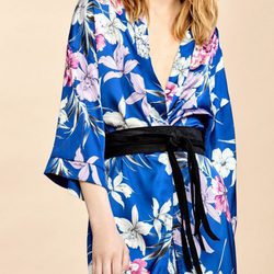 Kimono estampado floral de la colección Verano 2017 de Lefties 'Tropical Forest'