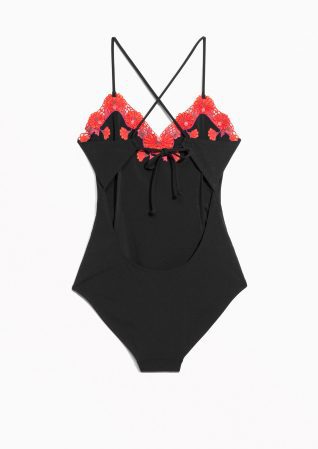 Bañador negro de la colección Verano 2017 de & Other Stories ' Catch the sun'