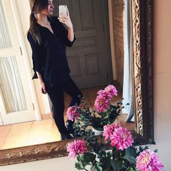 Laura Escanes apuesta por un conjunto de ropa totalmente negro
