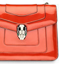 Bolso rojo de la colección 'Serpenti' de Bulgari