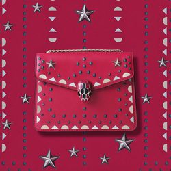 Bolso rosa de la colección 'Serpenti' de Bulgari