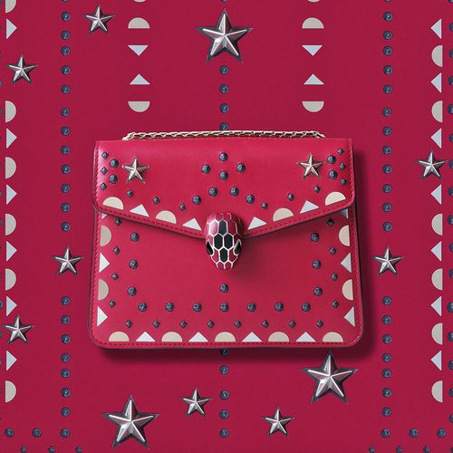 Bolso rosa de la colección 'Serpenti' de Bulgari