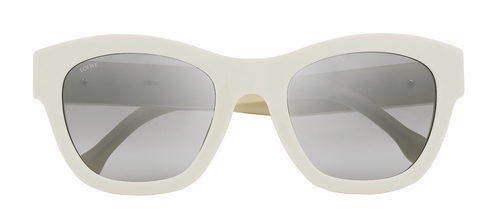 Modelo blanco de la nueva colección primavera/verano 2017 de gafas de sol vintage de Loewe