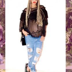 Look casual de Beyoncé con blusa negra