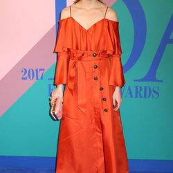 Olivia Palermo con un vestido de Banana Republic