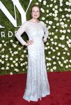 Jennifer Ehle en la alfombra roja de los Tony Awards 2017