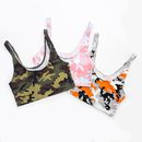 Tops de la nueva colección de camuflaje de Kylie Jenner