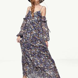 Vestido con hombros al aire e la colección en edición limitada de Stradivarius para Verano 2017