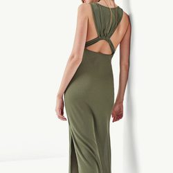 Vestido largo con apertura en la espalda de la colección en edición limitada de Stradivarius para Verano 2017
