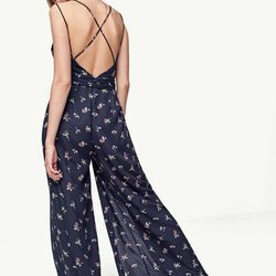 Mono de tirantes de la colección en edición limitada de Stradivarius para Verano 2017